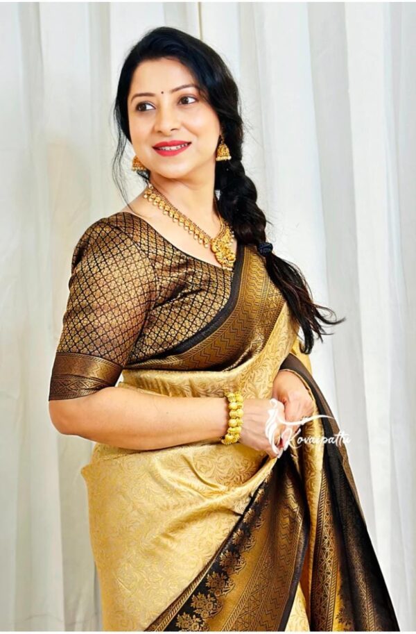 Cream Saree for Wedding Festival