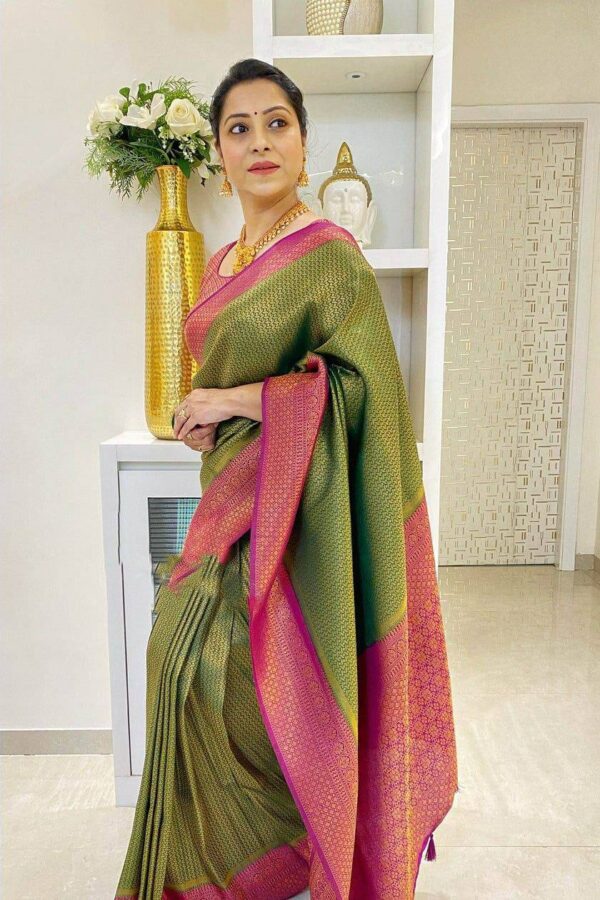 Stylish Wedding Banarasi Green Saree
