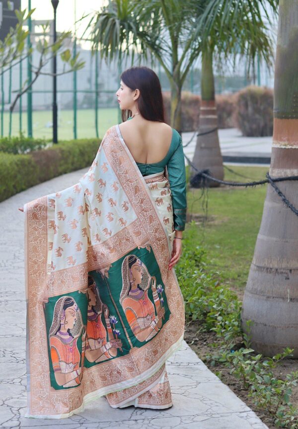 Traditional Silk White Saree With Rich Pallu