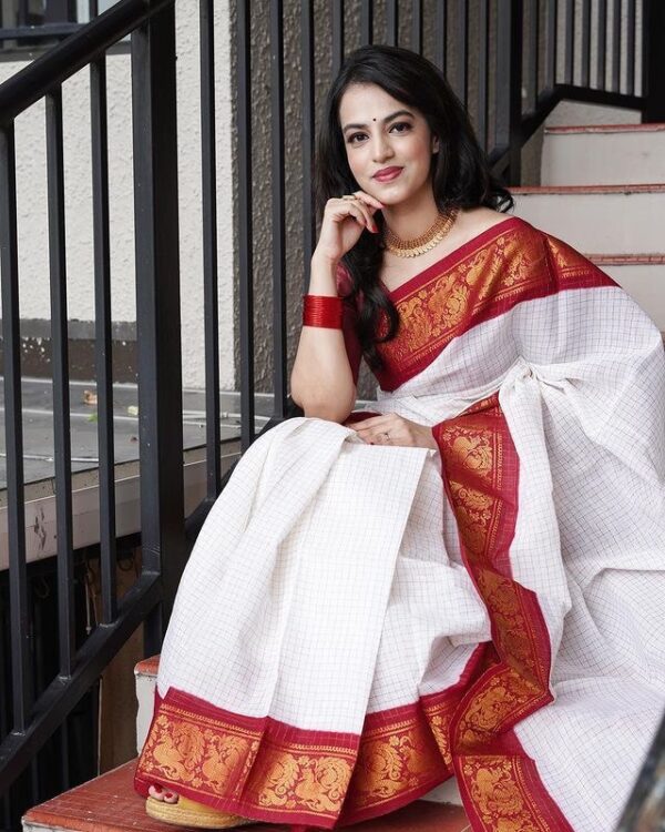 White saree