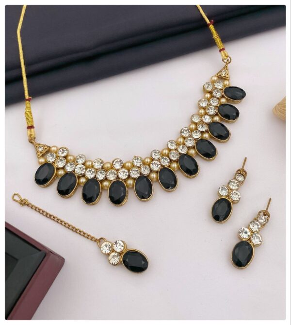 Choker Necklace Set