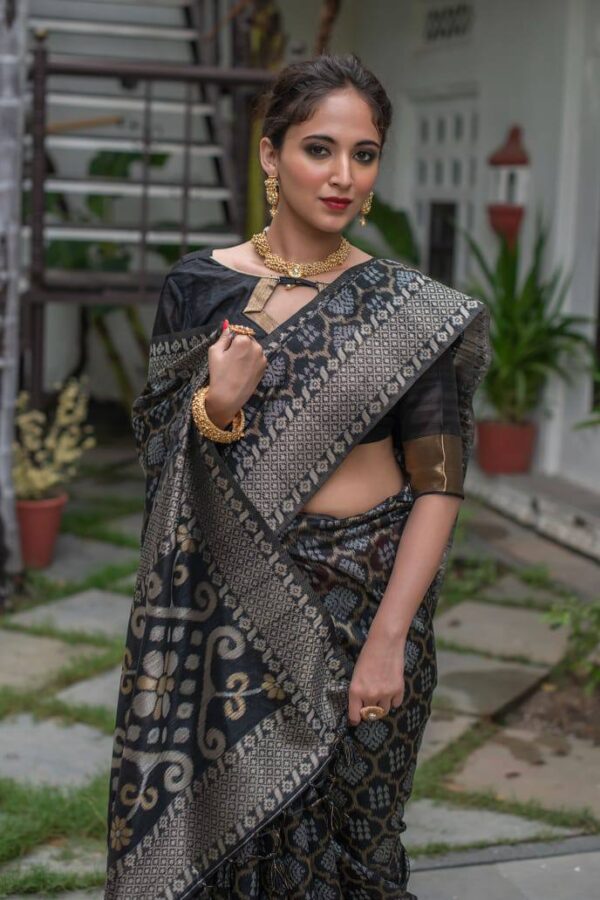 Black Saree