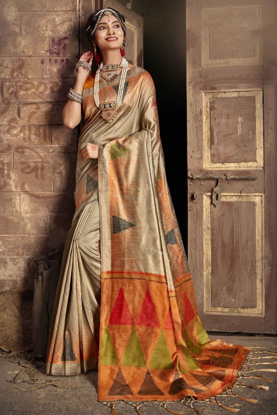 Stylish Women Wear Silk Saree Uk