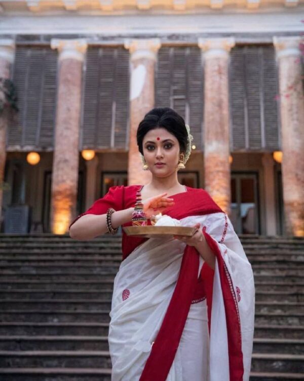 Traditional Silk White Saree for Festival